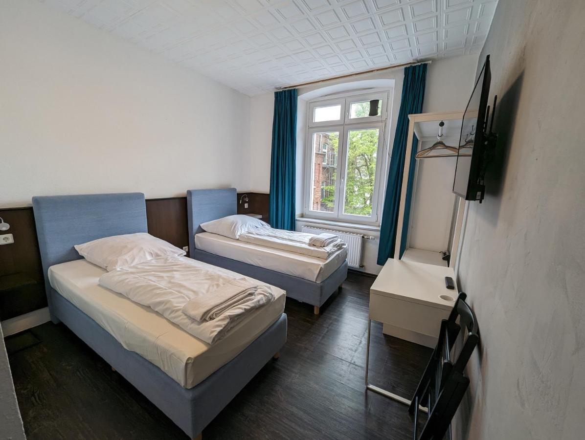 Tempelhof - City-messe-arena Hotel Köln